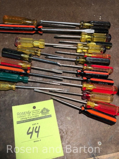1 lot of approx 23 various screwdrivers