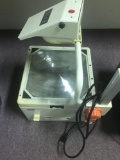 3M Overhead projector, powers on