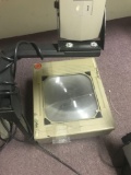3M overhead projector, powers on