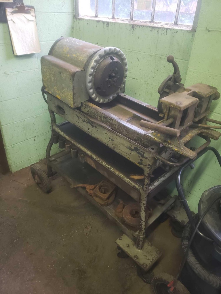 Vintage pipe threading machine 
