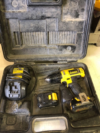 Dewalt 12v 3/8 in Drill with Charger and 2 batteries