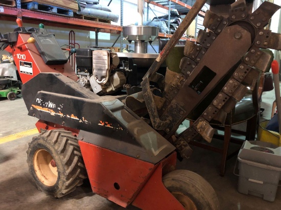 Ditch Witch 1010 Trencher