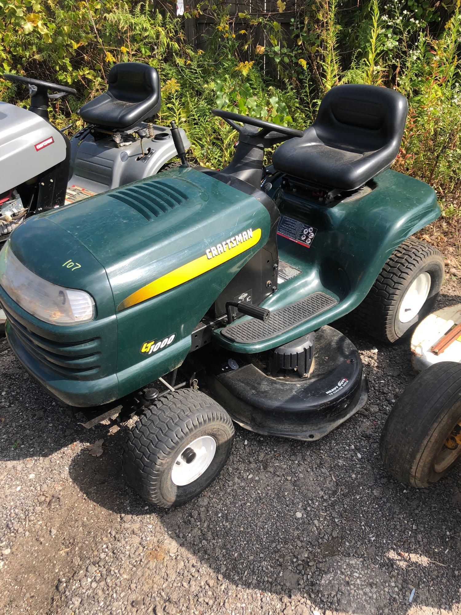 Mowers Auction Craftsman R1000 Riding Mower Craftsman R1000 Riding