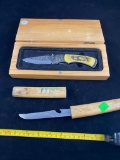 Floating Fish Knife and Elk Ridge Display knife