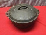 5 quart made in the USA dutch oven with lid
