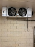 Double fan condensing unit, powers on