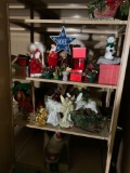 Contents of lot 909. Loads of Christmas items