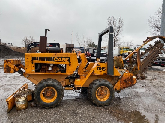 Case DH5 Trencher