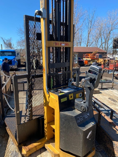 Big Joe PDI 20 Walk Behind Man Lift
