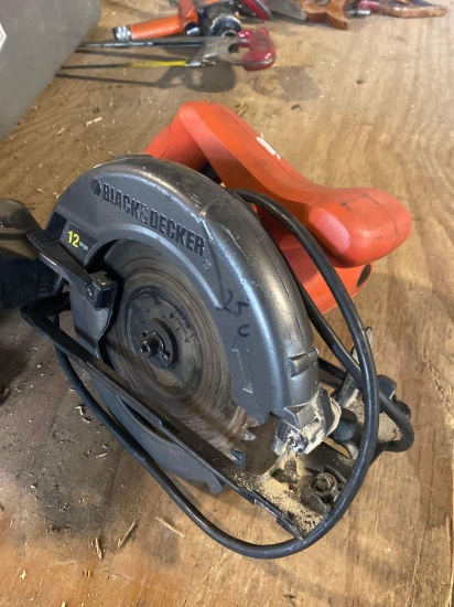 Black and Decker circular saw