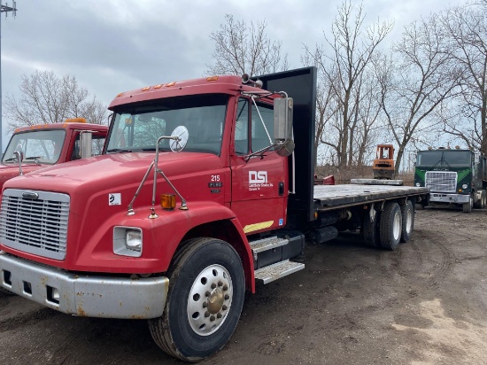 2003 Freightliner FL80 28ft/8.5ft Flatbed Truck