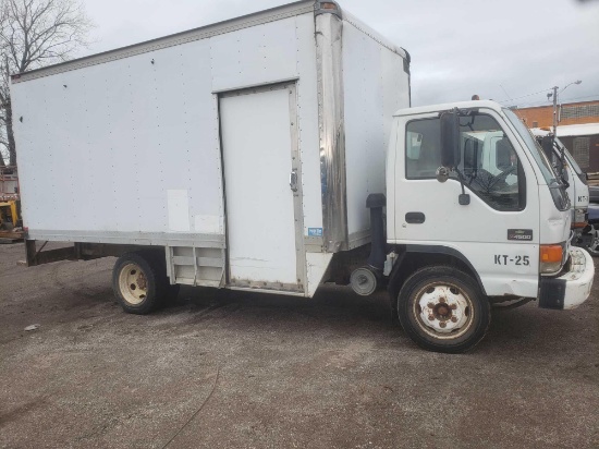 2002 chevy w4500 box truck 155742 miles