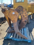 Large 38 in Grapple Claw for Excavator