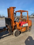 Toyota Triple Mast Gasoline Forklift, side shift, factory engine, showing 7386 hrs