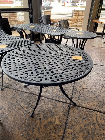 48 in diameter Outdoor Patio Table