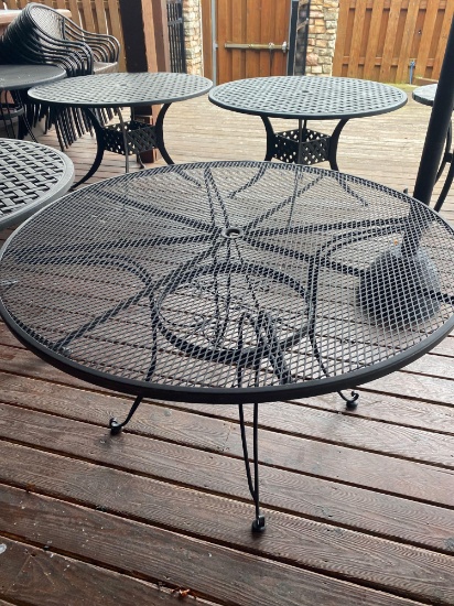 Metal 60 in diameter out door table