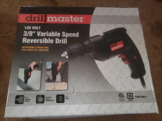 New Drill master 120 V 3/8 inch variable speed reversible drill