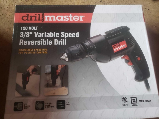 New Drill master 120 V 3/8 inch variable speed reversible drill