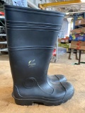 New Onguard Made In the USA rubber boots size 9