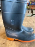 New Onguard steel toe rubber boots size 12