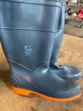 New Onguard steel toe rubber boots size 12