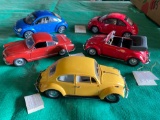 Group lot of (5) Franklin Mint 1:24 Volkswagen Cars