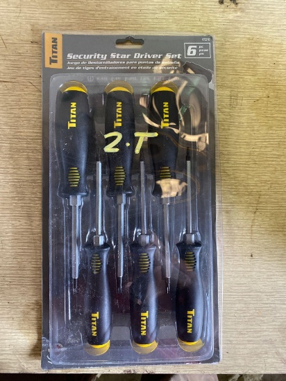 New in box Titan 6pc security star driver set