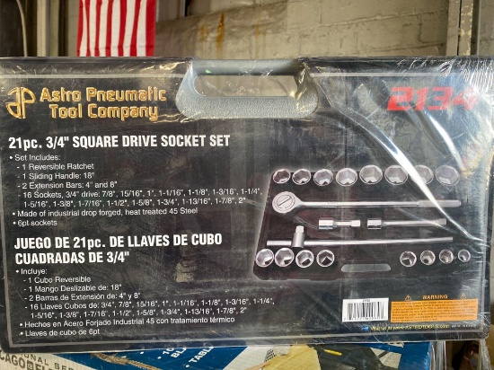 New in box 21pc 3/4in square drive socket set