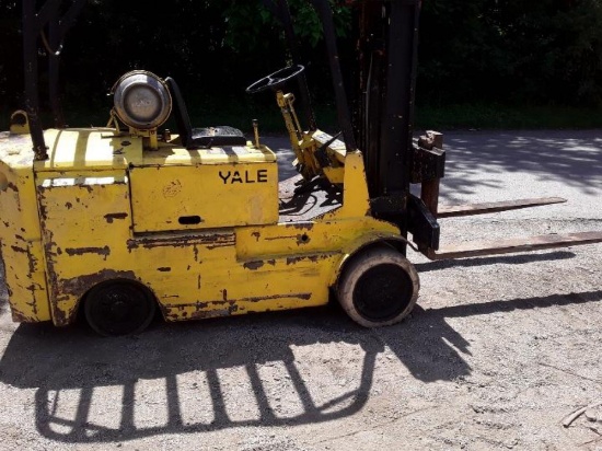 Yale 12,000 lb riggers forklift