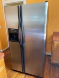 Frigidaire refrigerator, well maintained.