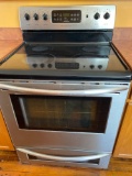 Frigidaire stove. Well maintained