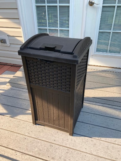 Suncast Trash Hideaway 30 Gallon Wicker-Look Deck Trash Can with Lid