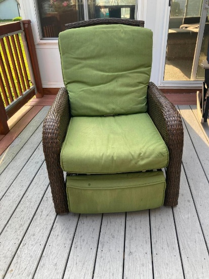 La-Z-Boy Wicker Recliner & Cushions