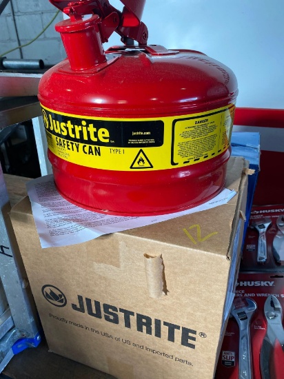 New Justrite 2.5 gal gas can