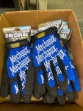 (5) Mechanix Gloves. 5 med