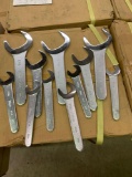 Service wrenches