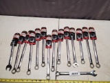 Approx 15 unused 11/16 combinations wrenches