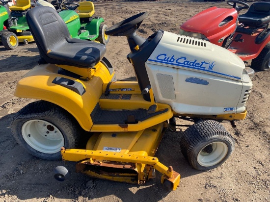 Cub Cadet 2518 Shaft Drive Riding Lawn Mower