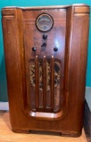 PHILCO 37-630 STAND UP ANTIQUE RADIO