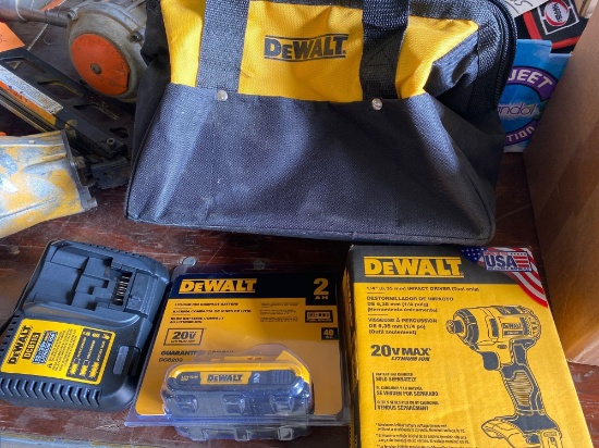 New in box Dewalt 20v Max 1/4in Impact w/ New Battery/Charger/Bag