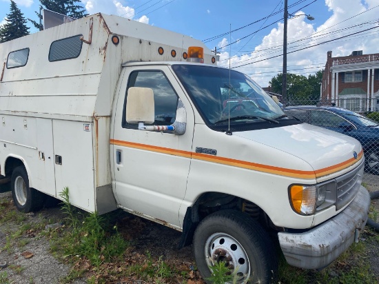 1996 Ford Econoline Cutaway Van