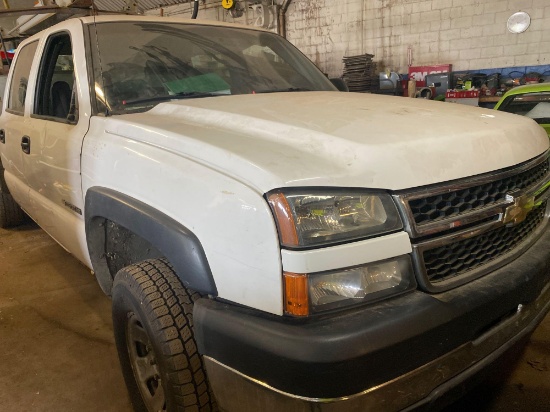 2007 Chevy 3500 4x4 Utility Truck