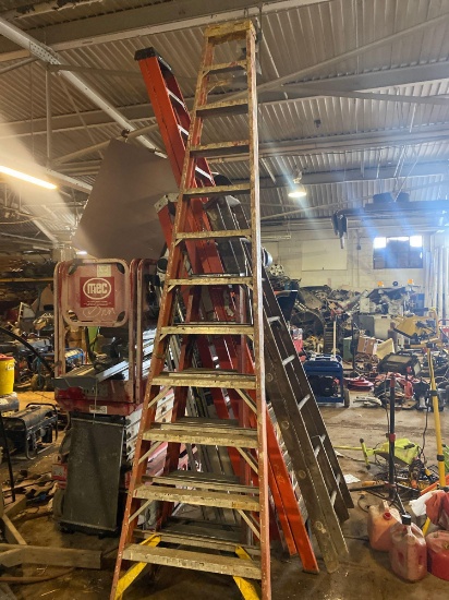 American Ladder Co 12ft Step Ladder