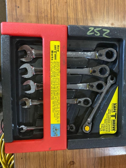 New Safe T Drive 7 pc Metric Ratcheting Wrenches