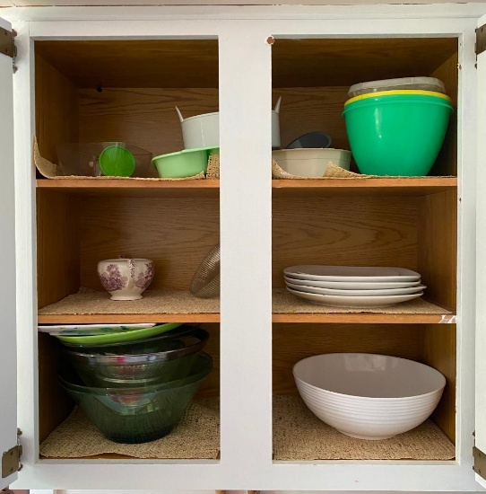 All Contents of "Bowls and Plates" Cabinet