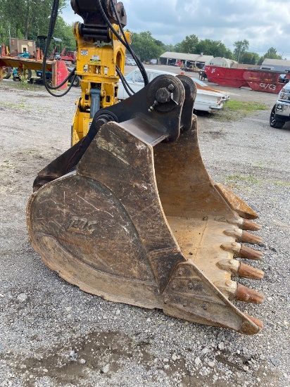 TAG Co 54in Toothed Excavator Bucket. (60 in with extenders)
