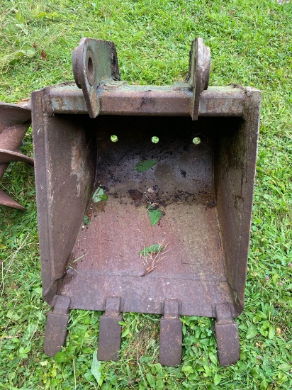 20in Bucket for Bobcat Backhoe Attachment