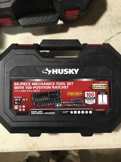 NEW HUSKY 60pc 1/4in and 3/8 in drive socket set