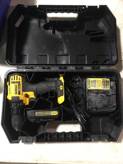 20V DEWALT drill w/battery and charger