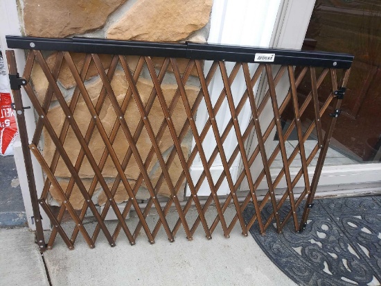 Wooden Expandable Swing Gate